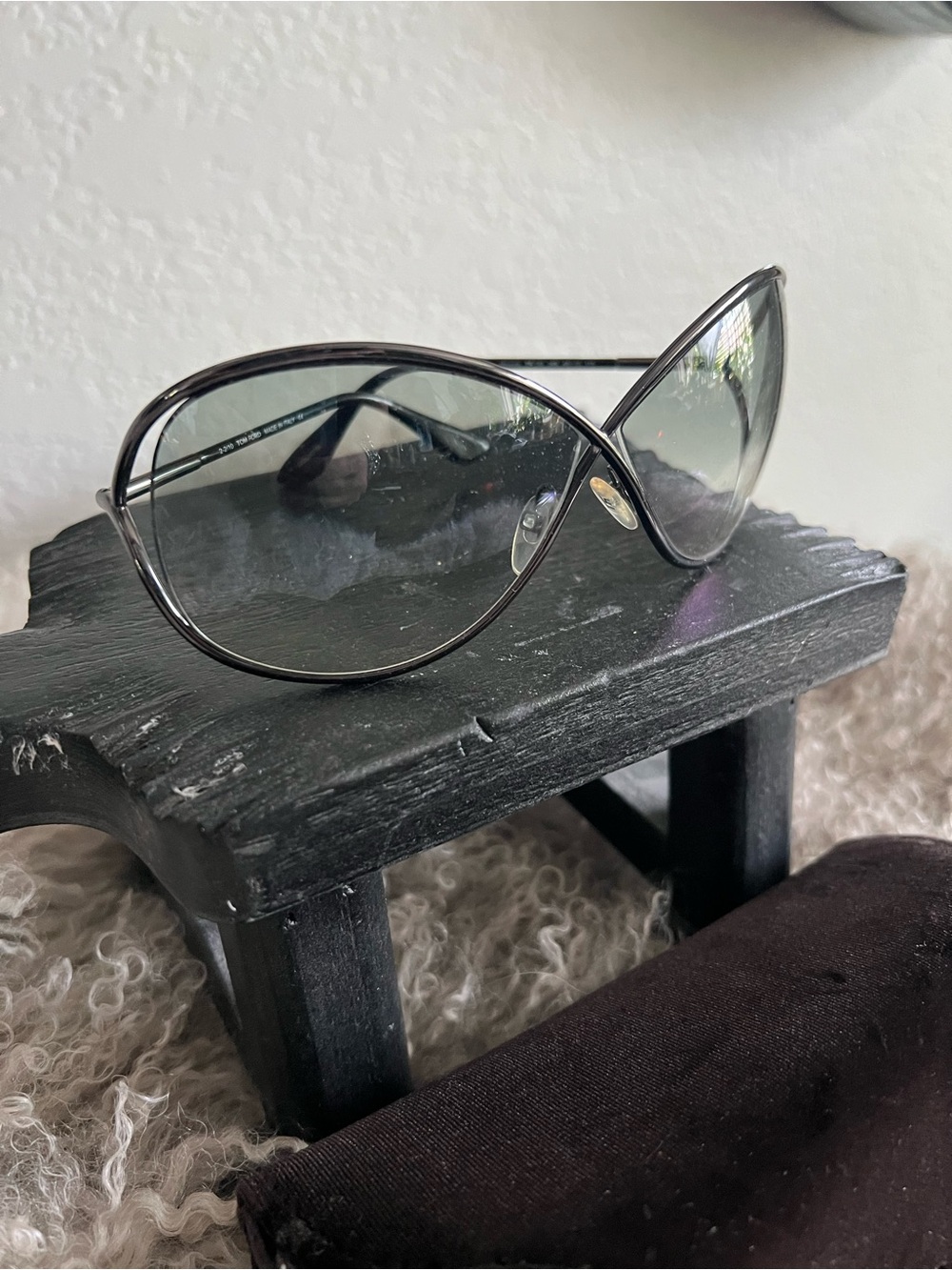 Tom Ford Women's Black Oversized Rounded Sunglasses Style MIRANDA
